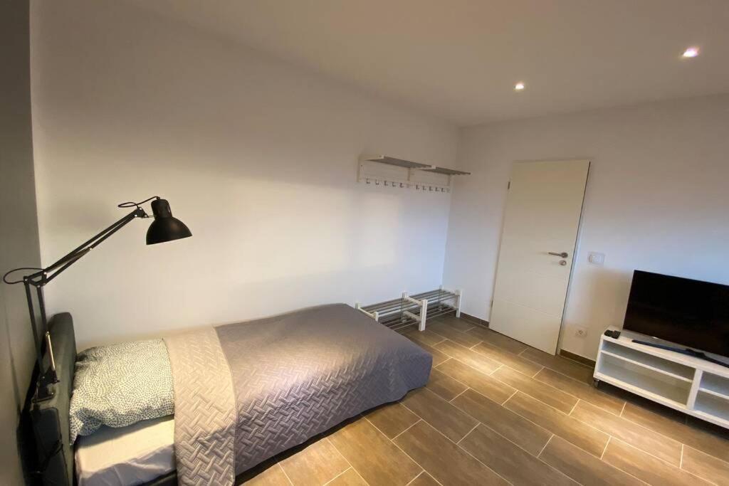 Duisburg Von Oben 3,5 Zimmer 8.Og Frisch Saniert Exterior foto